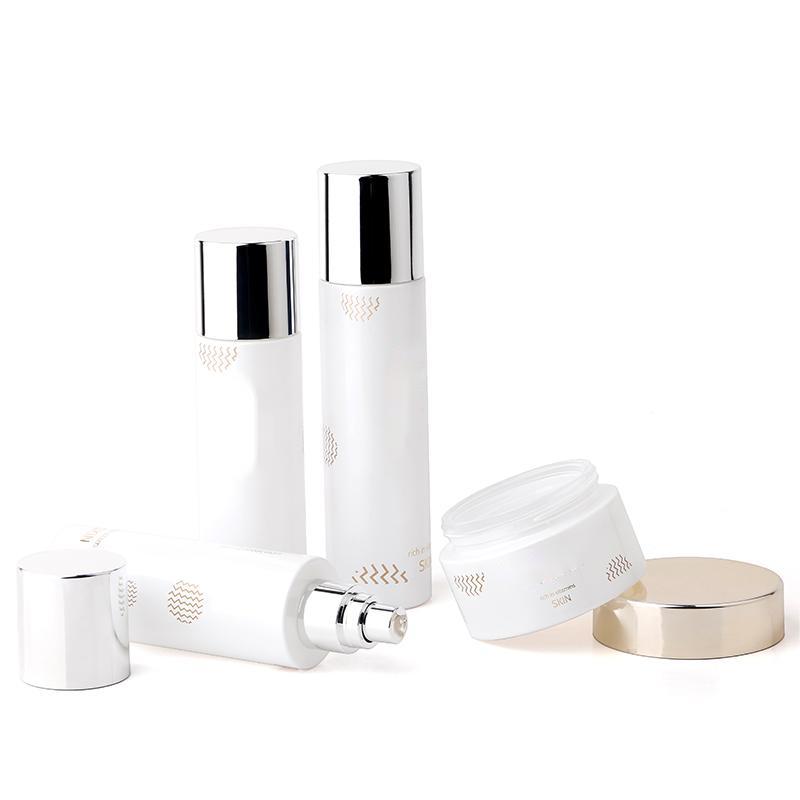 High End Custom 30g 50g 40ml 100ml 120ml Empty Skincare Cream Jar Glass  Spray Square Cosmetic Packaging Lotion Bottle with Pump - China Square Cosmetic  Packaging Bottle, Skincare Packaging Bottle